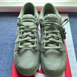 NIB Nike Dunk Low PRM